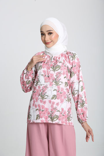 The Reunion Moments Floral Blouse in Pink